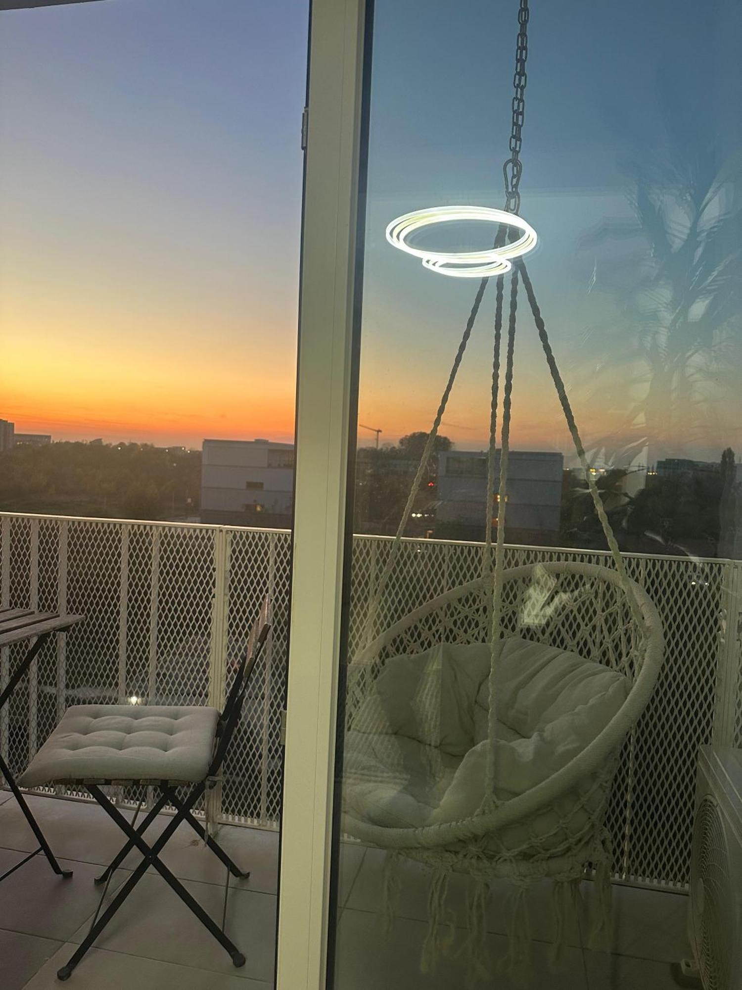 Japanese Studio With Hammock And Sunset View Timisoara Bagian luar foto
